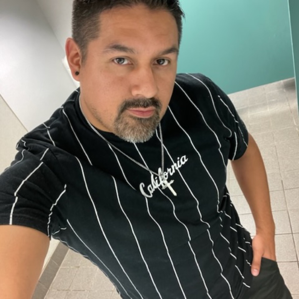 Meet your Posher, Ramiro